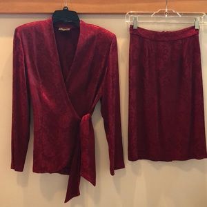 Gorgeous Vintage Two-Piece Set - Made in 🇨🇦